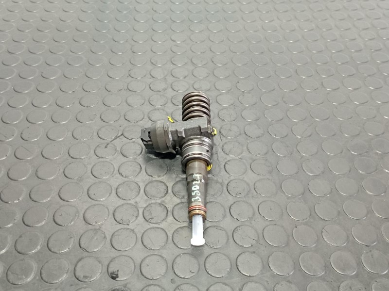 Recambio de inyector para seat leon (1p1) sport referencia OEM IAM 038130073BN  