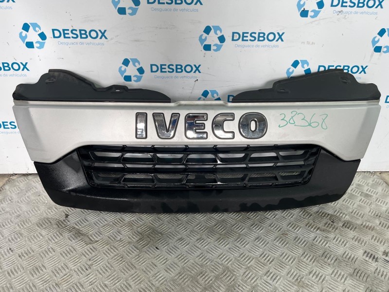 Recambio de rejilla delantera para iveco daily conf. paquetería (sommer) referencia OEM IAM 5801342732KZ  