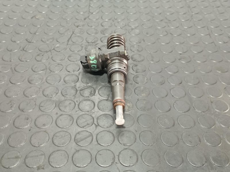 Recambio de inyector para seat ibiza (6l1) 1.4 tdi referencia OEM IAM 038130073AG  