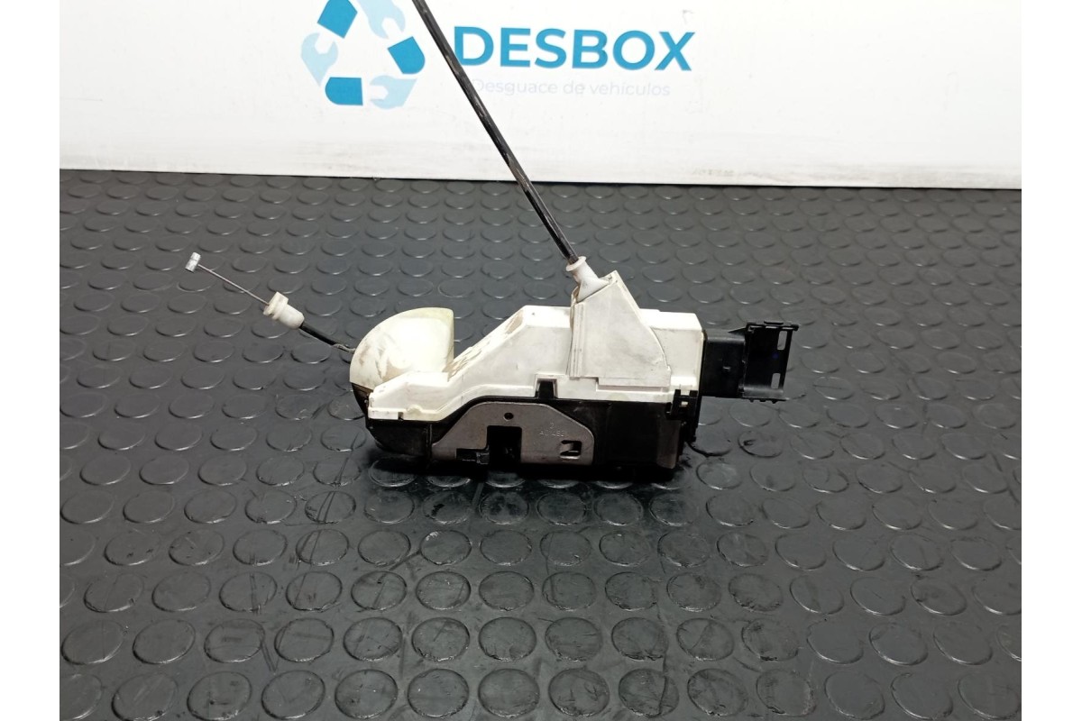 Recambio de cerradura puerta trasera izquierda para ford focus berlina (cak) 1.8 tdci referencia OEM IAM A01863  