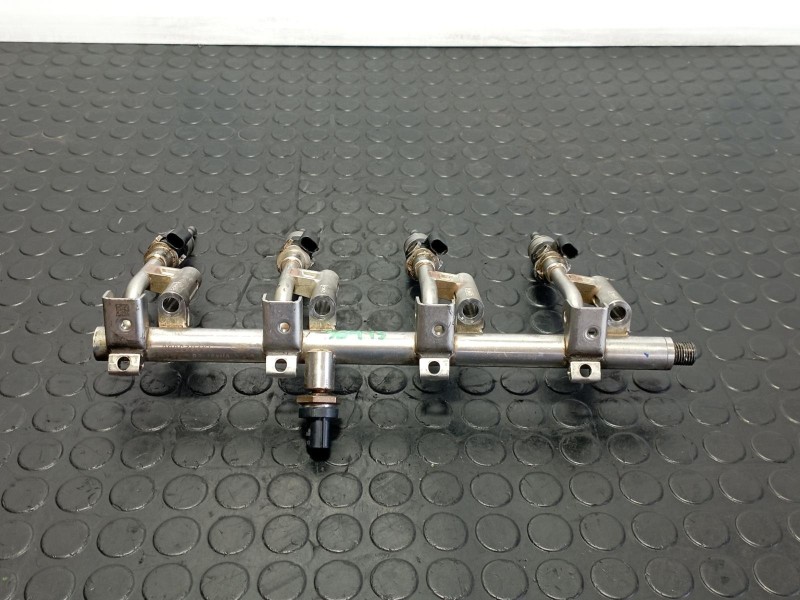 Recambio de rampa inyectora para ford kuga 1.5 ecosport referencia OEM IAM DS7G9D280DC  