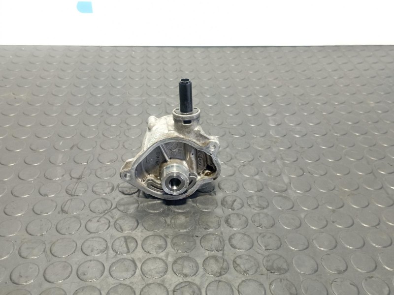 Recambio de depresor freno / bomba vacio para mercedes-benz clase a (w176) 2.2 referencia OEM IAM A6512300465  