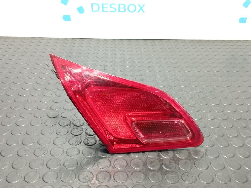 Recambio de piloto porton izquierdo para opel astra j lim. referencia OEM IAM 13306455  
