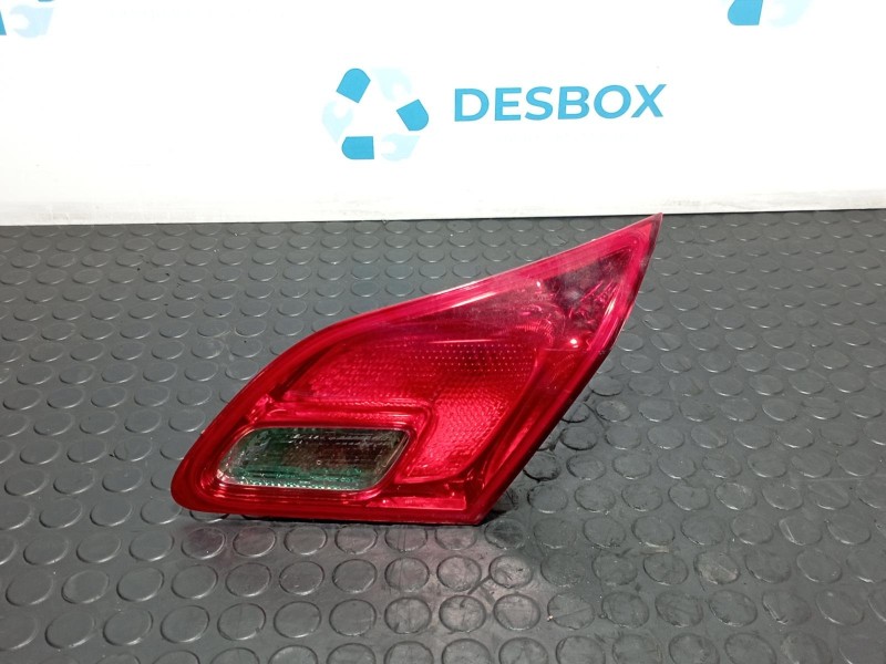 Recambio de piloto porton derecho para opel astra j lim. referencia OEM IAM 13306456  