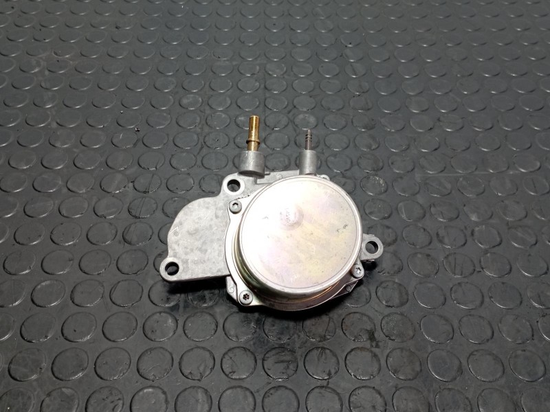 Recambio de depresor freno / bomba vacio para opel astra j lim. referencia OEM IAM 8010016  
