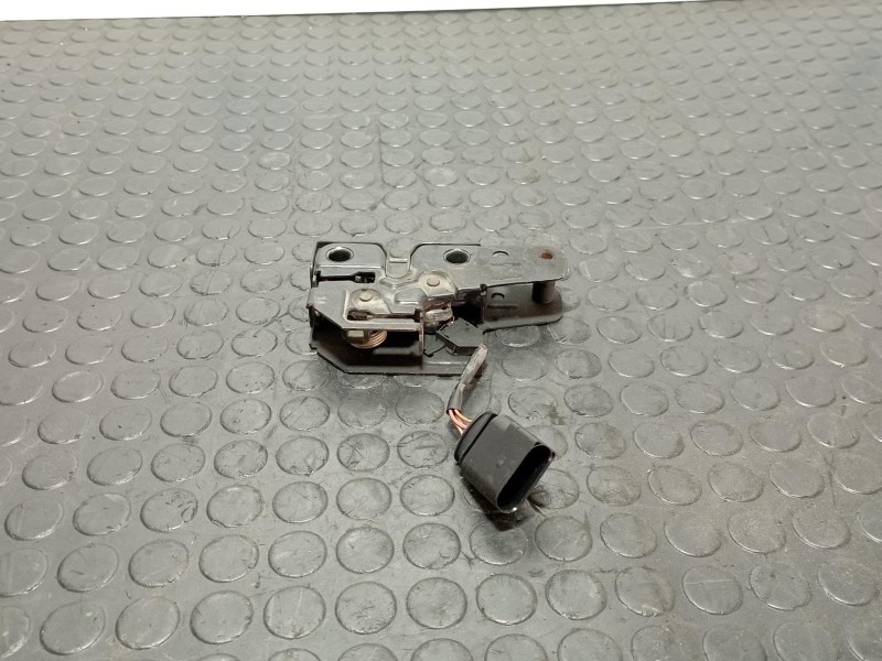 Recambio de cerradura capo para volkswagen touareg (7la) 5.0 v10 referencia OEM IAM 7L0823509A  