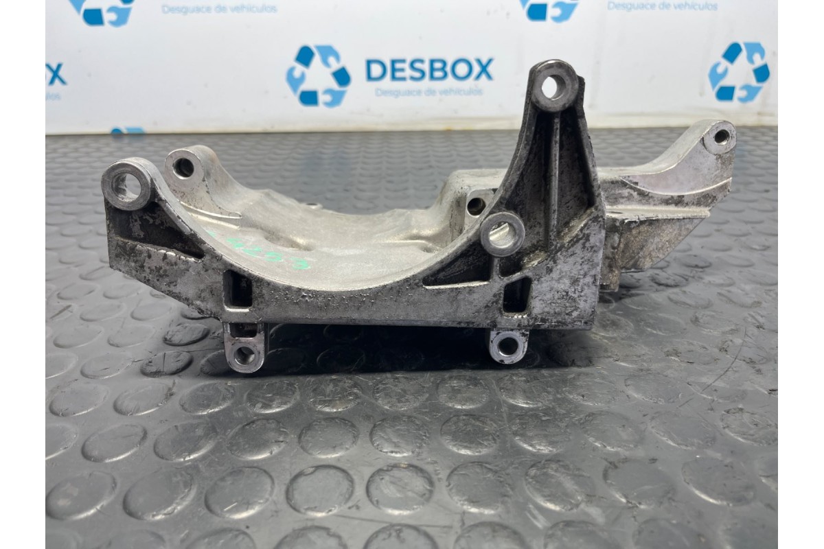 Recambio de soporte alternador para mercedes-benz clase sl (w129) 300 (129.061) referencia OEM IAM 1041550135  