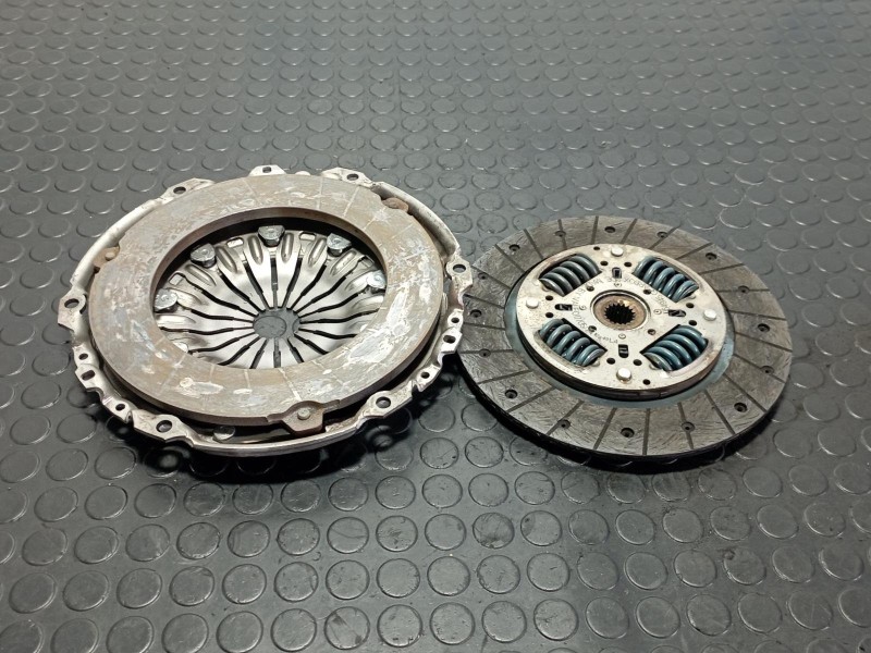 Recambio de kit embrague para fiat ducato autobús 2.0 jtd referencia OEM IAM 195085  