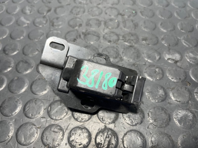 Recambio de cerradura puerta trasera derecha para citroen berlingo station wagon 1.6 hdi referencia OEM IAM   