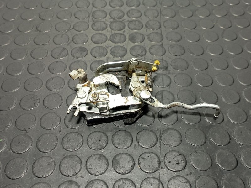 Recambio de cerradura puerta delantera izquierda para piaggio (vespa) porter caja/chasis electric referencia OEM IAM B0042834  
