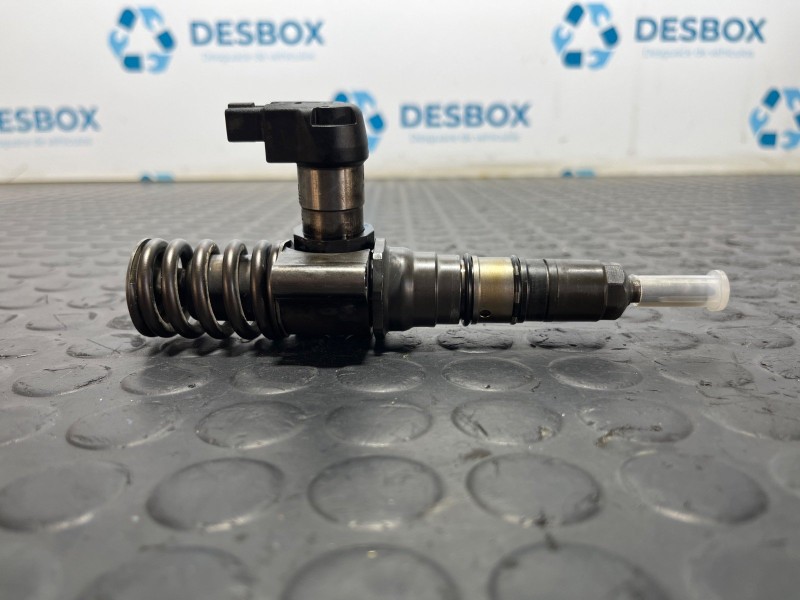 Recambio de inyector para volkswagen passat variant (3c5) 2.0 tdi referencia OEM IAM 03G130073T  
