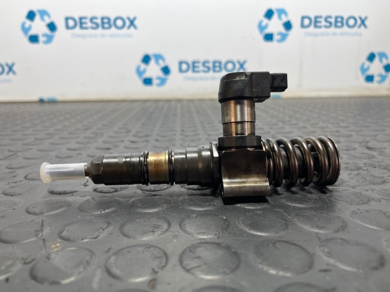 Recambio de inyector para volkswagen passat variant (3c5) 2.0 tdi referencia OEM IAM 03G130073T  
