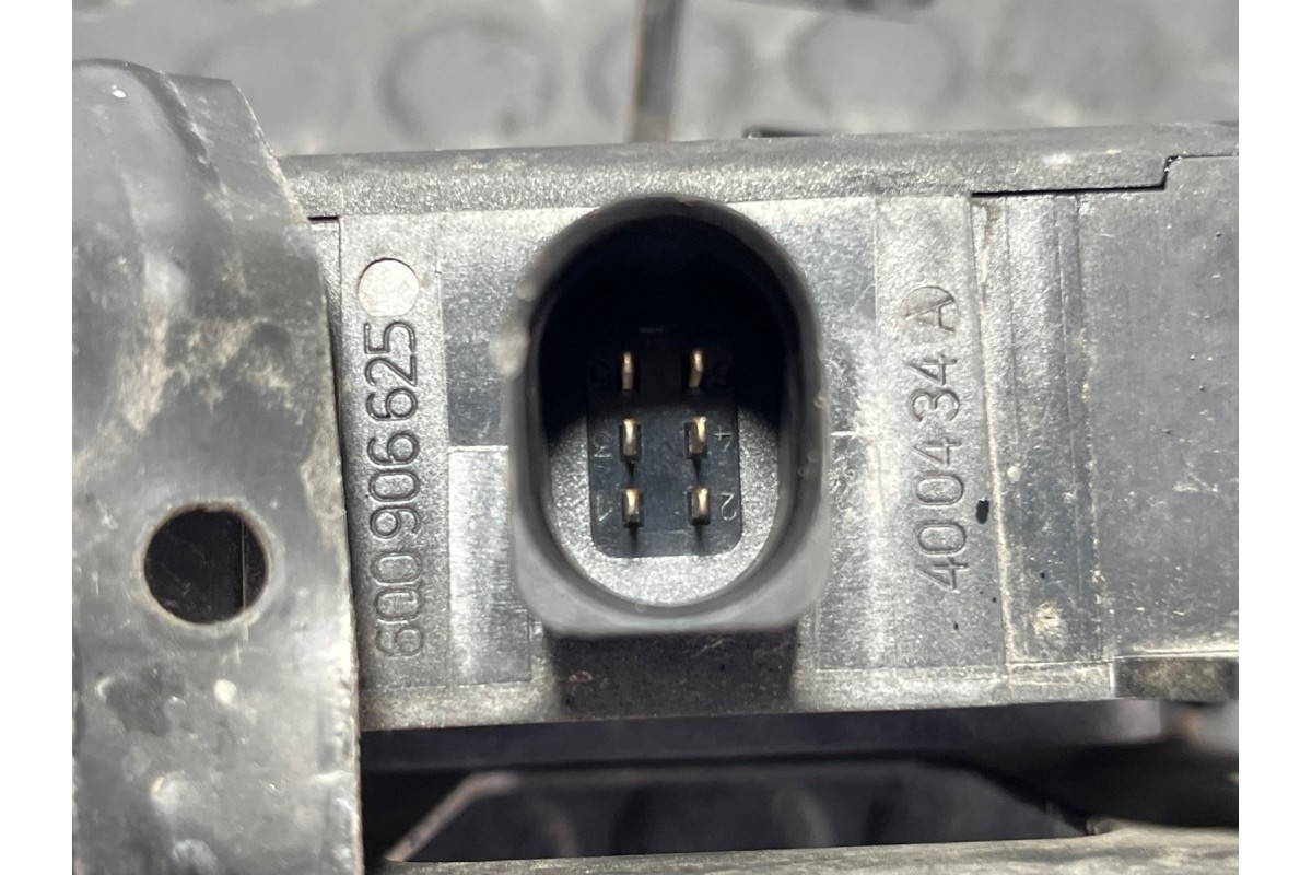 Recambio de valvula aire adicional para audi a3 sportback (8p) a3 2.0 tdi referencia OEM IAM 6Q0906625  