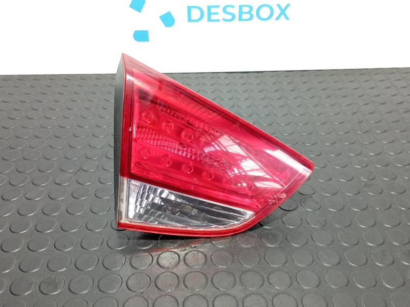 Recambio de piloto porton izquierdo para hyundai ix35 1.7 crdi referencia OEM IAM 924052Y0  