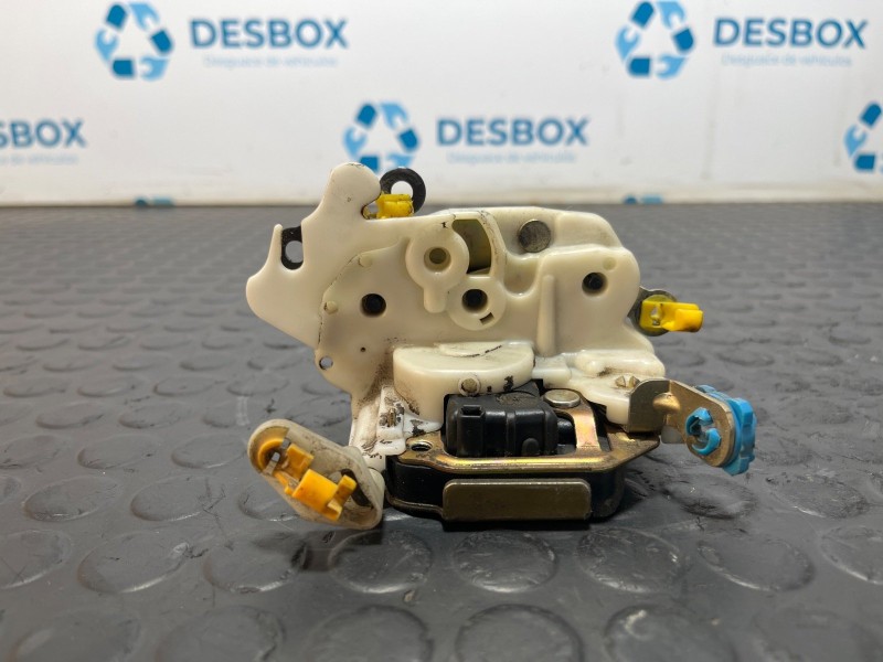 Recambio de cerradura puerta delantera izquierda para nissan terrano ii 2.4 i 12v 4wd referencia OEM IAM 911343  