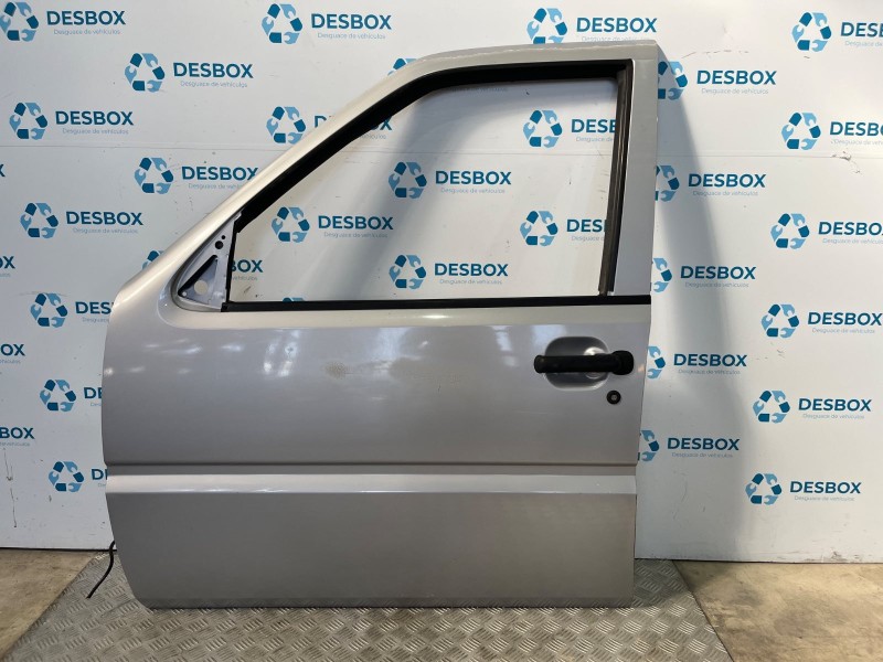 Recambio de puerta delantera izquierda para nissan terrano ii 2.4 i 12v 4wd referencia OEM IAM   