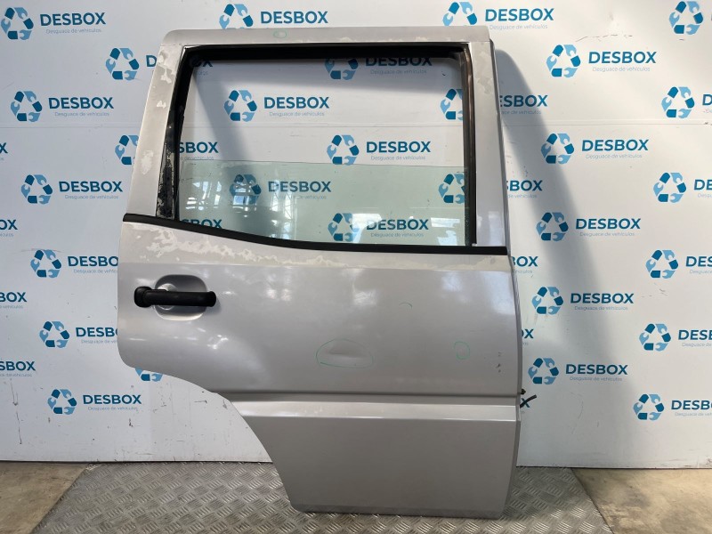 Recambio de puerta trasera derecha para nissan terrano ii 2.4 i 12v 4wd referencia OEM IAM   