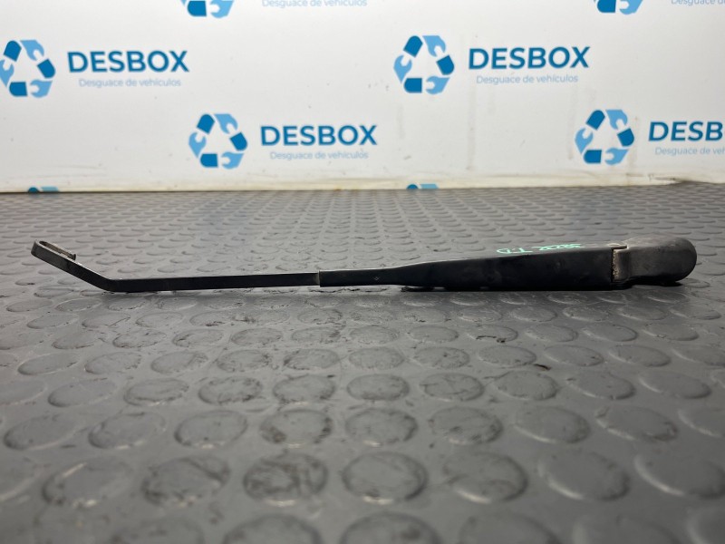 Recambio de brazo limpia trasero para nissan patrol gr (y60) 2.8 turbo diesel referencia OEM IAM Z 3999  