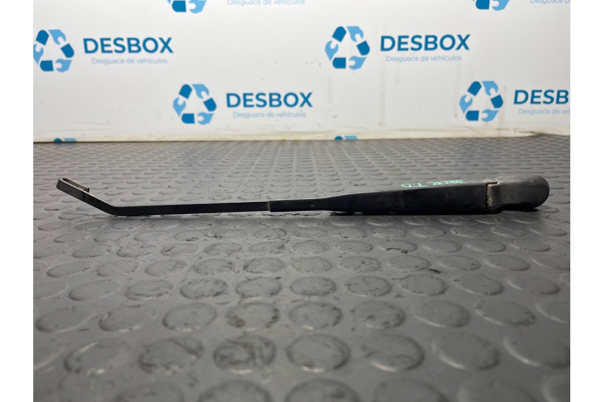 Recambio de brazo limpia trasero para nissan patrol gr (y60) 2.8 turbo diesel referencia OEM IAM Z 3999  
