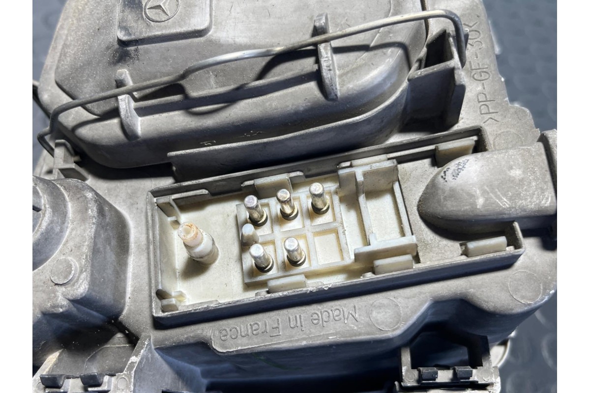 Recambio de faro izquierdo para mercedes-benz clase c (w202) berlina 250 td (202.128) referencia OEM IAM 92082  