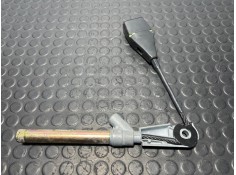 Recambio de enganche cinturon delantero izquierdo para renault scenic ii 1.5 dci referencia OEM IAM   