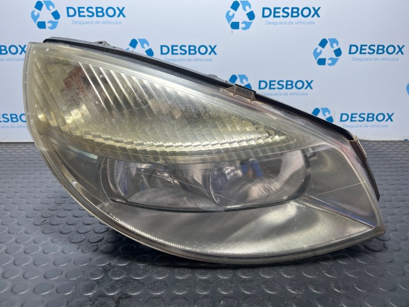 Recambio de faro derecho para renault scenic ii 1.5 dci referencia OEM IAM 15810400RE  
