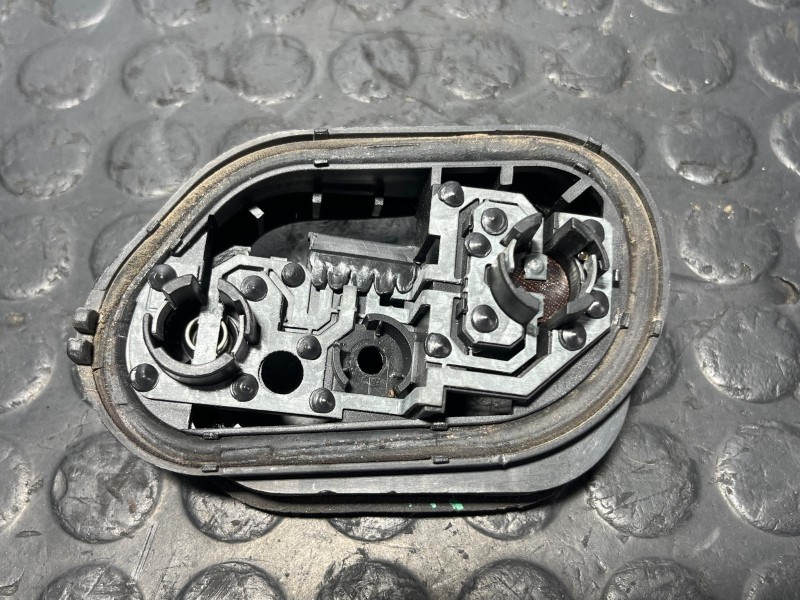 Recambio de portalamparas para seat ibiza (6l1) 1.4 referencia OEM IAM 6L6945257  