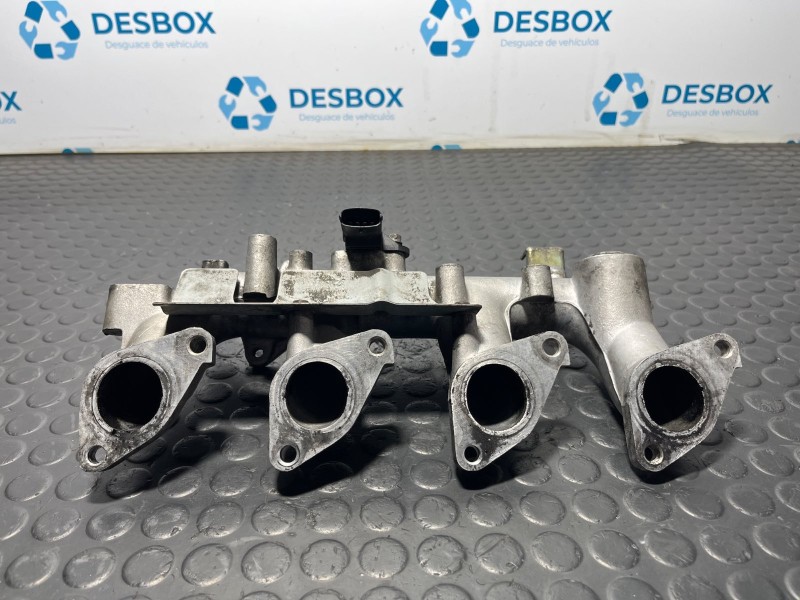 Recambio de colector admision para hyundai h-1 furgoneta 2.5 td referencia OEM IAM D4BF  
