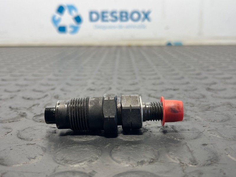 Recambio de inyector para hyundai h-1 furgoneta 2.5 td referencia OEM IAM 780180  