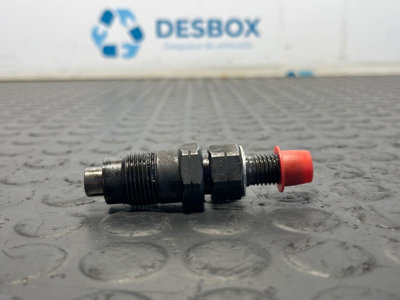 Recambio de inyector para hyundai h-1 furgoneta 2.5 td referencia OEM IAM 780180  