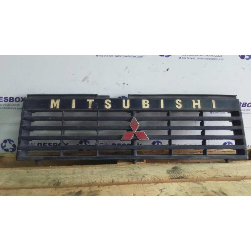 Recambio de rejilla delantera para mitsubishi montero (v20/v40) 2.8 turbodiesel referencia OEM IAM 38352730  