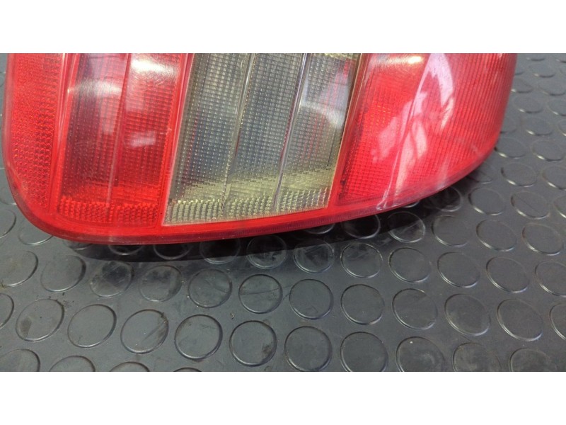 Recambio de piloto trasero derecho para mercedes-benz clase c (w202) familiar 220 t cdi (202.193) referencia OEM IAM 2028201264R