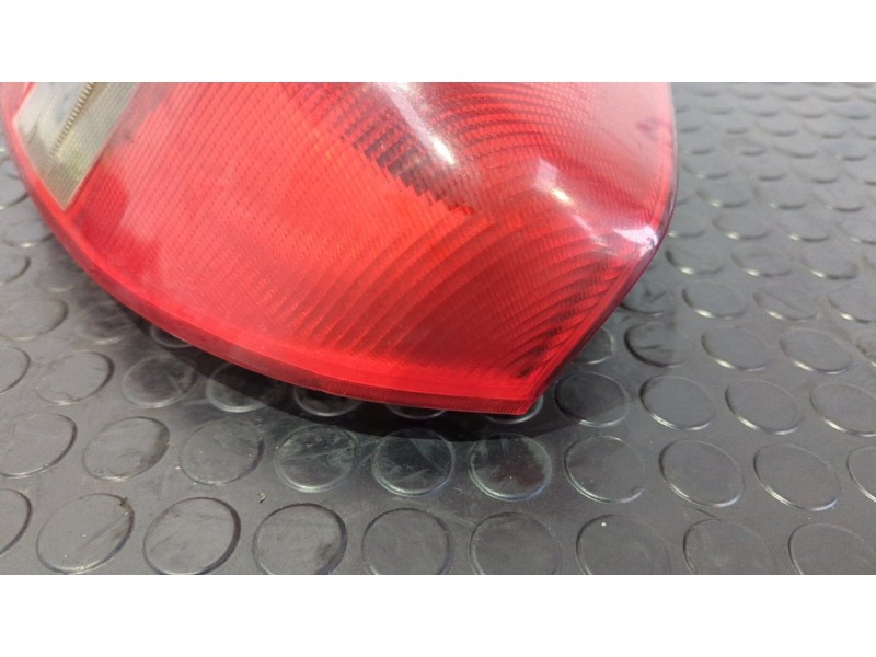 Recambio de piloto trasero derecho para mercedes-benz clase c (w202) familiar 220 t cdi (202.193) referencia OEM IAM 2028201264R