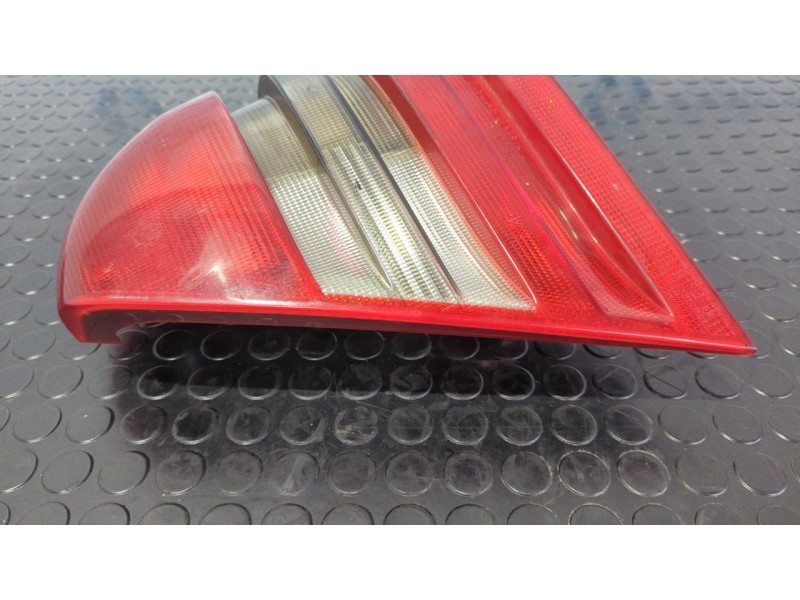 Recambio de piloto trasero derecho para mercedes-benz clase c (w202) familiar 220 t cdi (202.193) referencia OEM IAM 2028201264R