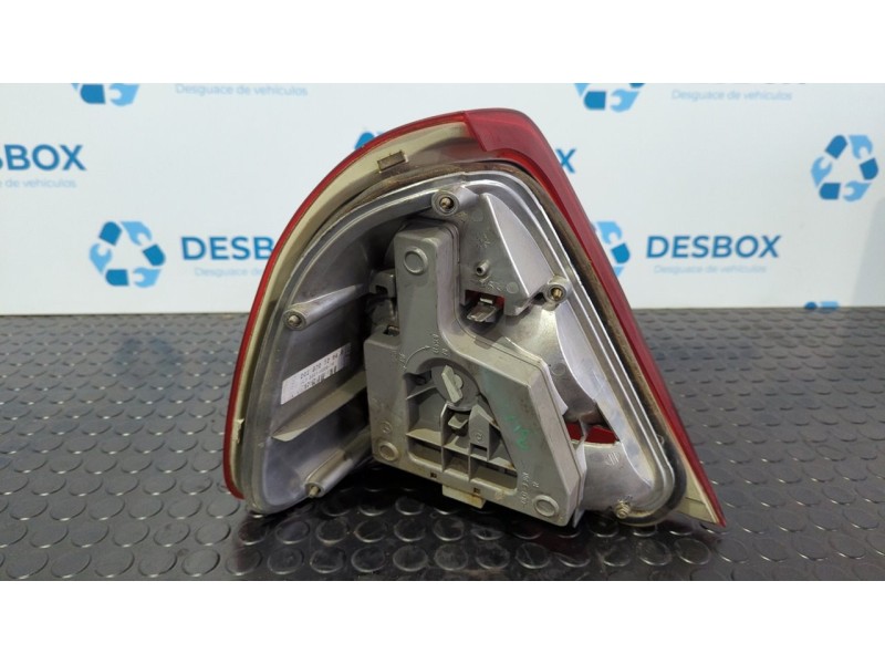 Recambio de piloto trasero derecho para mercedes-benz clase c (w202) familiar 220 t cdi (202.193) referencia OEM IAM 2028201264R
