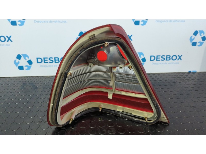 Recambio de piloto trasero derecho para mercedes-benz clase c (w202) familiar 220 t cdi (202.193) referencia OEM IAM 2028201264R