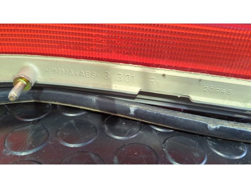 Recambio de piloto trasero derecho para mercedes-benz clase c (w202) familiar 220 t cdi (202.193) referencia OEM IAM 2028201264R