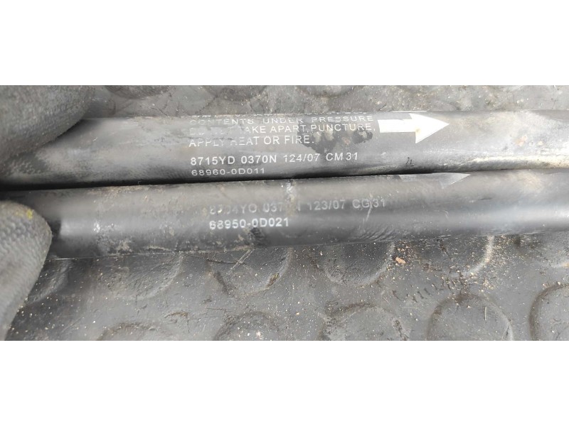 Recambio de amortiguadores maletero / porton para toyota yaris (ksp9/scp9/nlp9) básico referencia OEM IAM 689500D021  