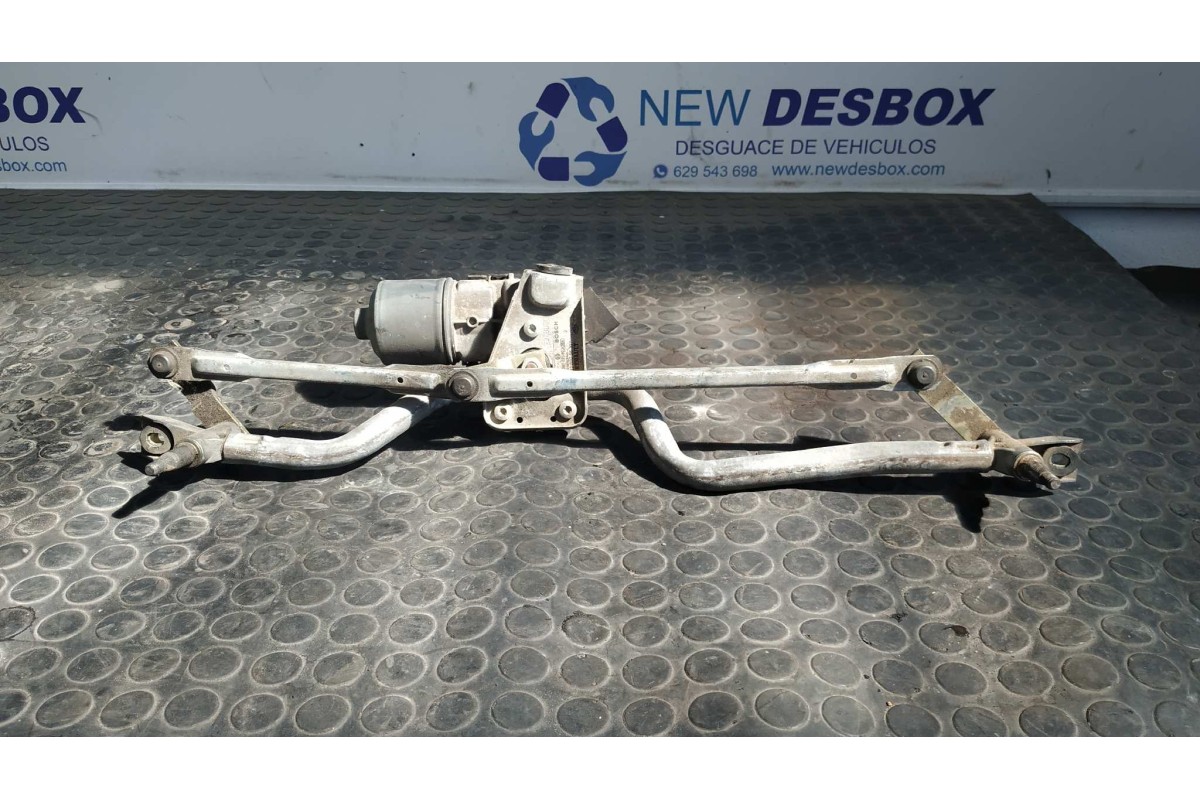 Recambio de motor limpia delantero para renault clio ii fase ii (b/cb0) 1.5 dci diesel referencia OEM IAM 0390241535  