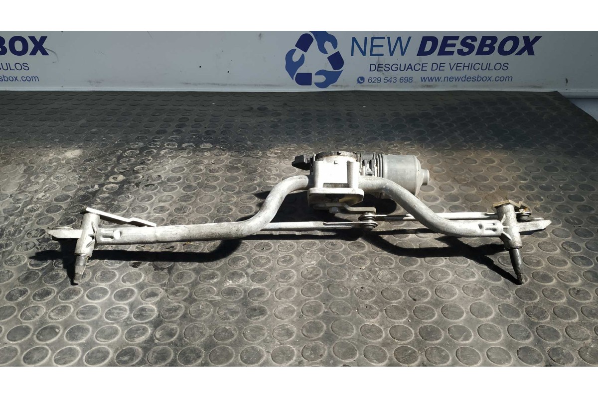 Recambio de motor limpia delantero para renault clio ii fase ii (b/cb0) 1.5 dci diesel referencia OEM IAM 0390241535  