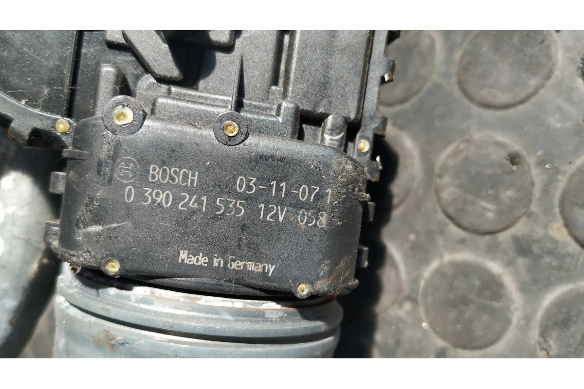 Recambio de motor limpia delantero para renault clio ii fase ii (b/cb0) 1.5 dci diesel referencia OEM IAM 0390241535  