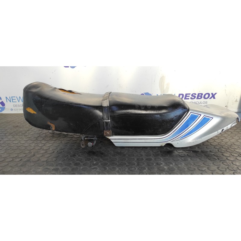 Recambio de asiento para honda cb 900 f2 900 f2 referencia OEM IAM   