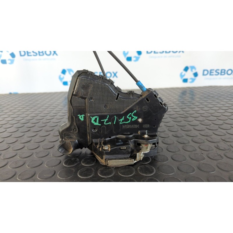 Recambio de cerradura puerta delantera derecha para toyota auris 1.4 turbodiesel cat referencia OEM IAM A046693  