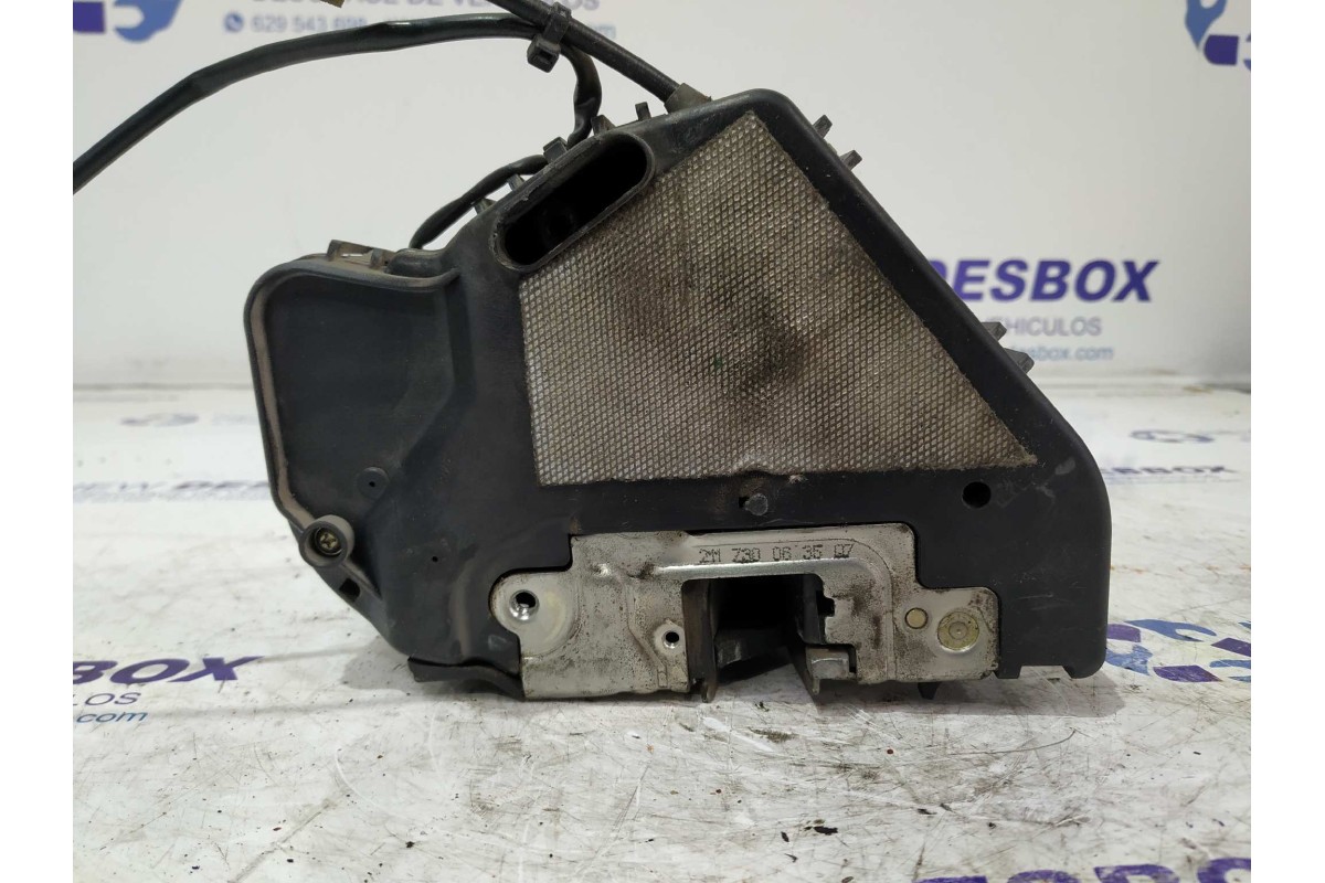Recambio de cerradura puerta trasera derecha para mercedes-benz clase e (w211) berlina 3.2 cdi cat referencia OEM IAM 2117300635