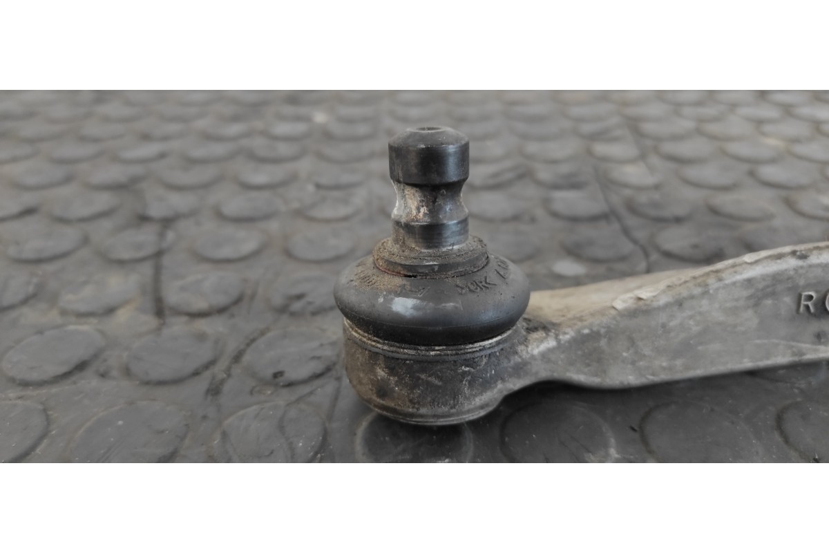 Recambio de brazo derecho superior delantero para audi a4 berlina (8e) 1.9 tdi (96kw) referencia OEM IAM LM0  