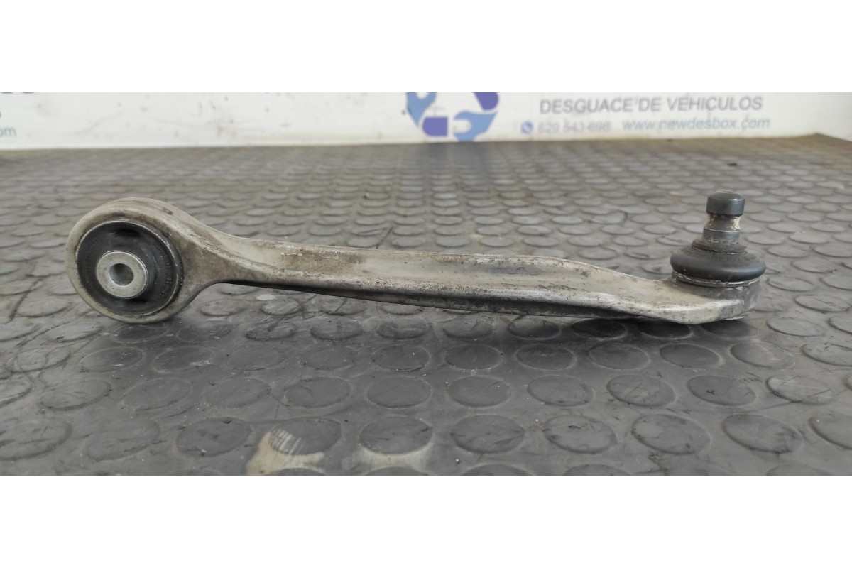 Recambio de brazo derecho superior delantero para audi a4 berlina (8e) 1.9 tdi (96kw) referencia OEM IAM LM0  