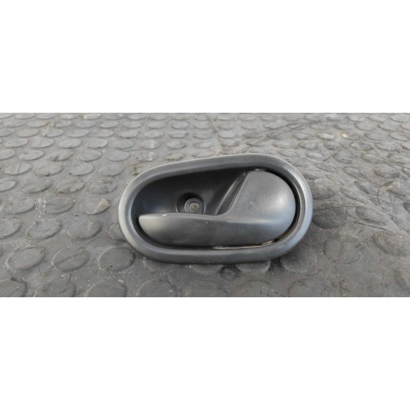 Recambio de maneta interior delantera derecha para dacia sandero stepway referencia OEM IAM 826721919R  