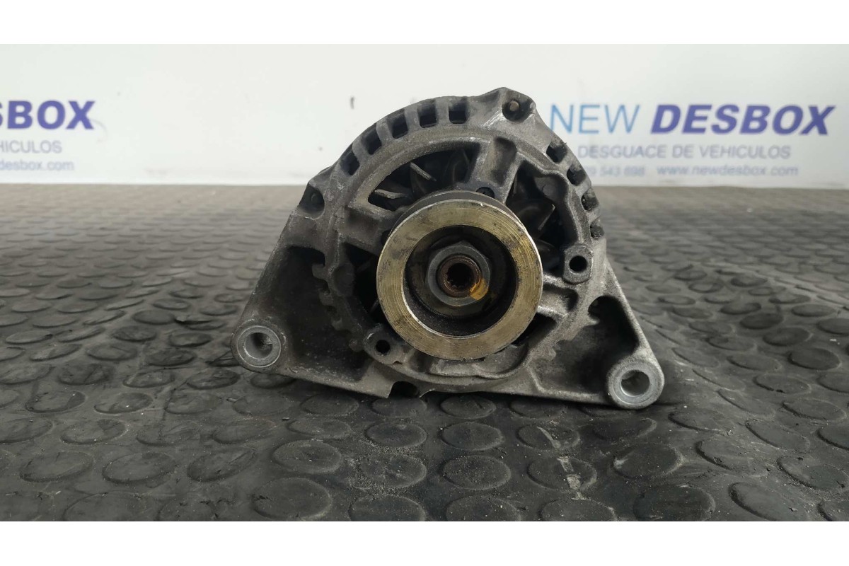 Recambio de alternador para opel corsa b 1.0 12v cat (x 10 xe / lw3) referencia OEM IAM 90561967  