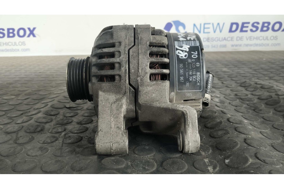 Recambio de alternador para opel corsa b 1.0 12v cat (x 10 xe / lw3) referencia OEM IAM 90561967  