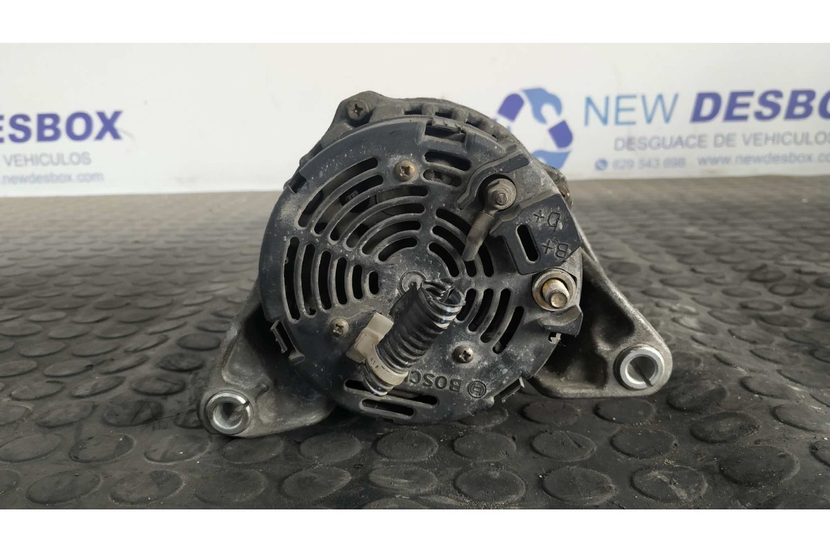 Recambio de alternador para opel corsa b 1.0 12v cat (x 10 xe / lw3) referencia OEM IAM 90561967  